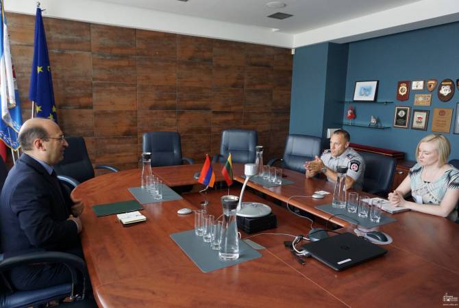 Դեսպան Մկրտչյանը հանդիպել է Լիտվայի ոստիկանության պետի հետ