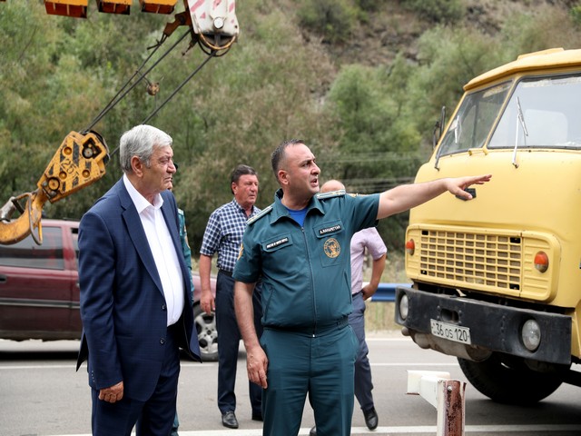 Ֆելիքս Ցոլակյանը տեսակցել է տուժած փրկարարներին և ստուգեց վթարավերականգնողական աշխատանքների ընթացքը
