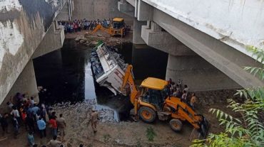 Հնդկաստանում ավտոբուսն ընկել է ջրանցքը. կա 29 զոհ