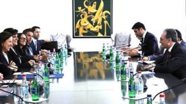 Զոհրաբ Մնացականյանն ընդունել է Կալիֆոռնիայի փոխնահանգապետին