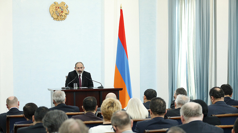 ԱԳՆ-ում դեսպանների հետ փակ հանդիպում կլինի, մասնակիցների կազմն անձամբ Փաշինյանն է որոշել. «Փաստ»