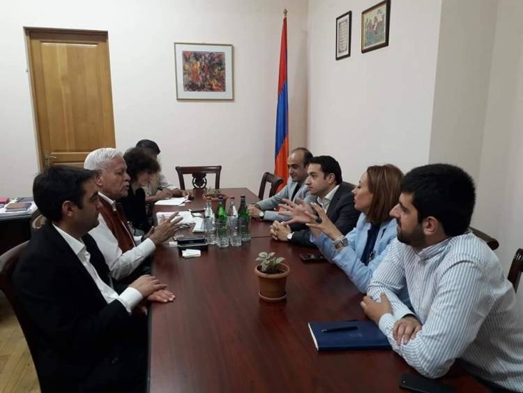Մխիթար Հայրապետյանին փոխարինող են գտել․ «Հրապարակ»