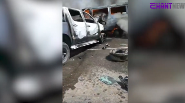Ինչպես են մարում Երևան-Երասխավան ավտովթարի հետևանքով ծագած հրդեհը