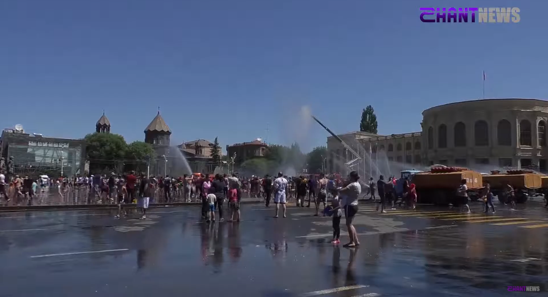 Ինչպես են նշում Վարդավառը Գյումրիում