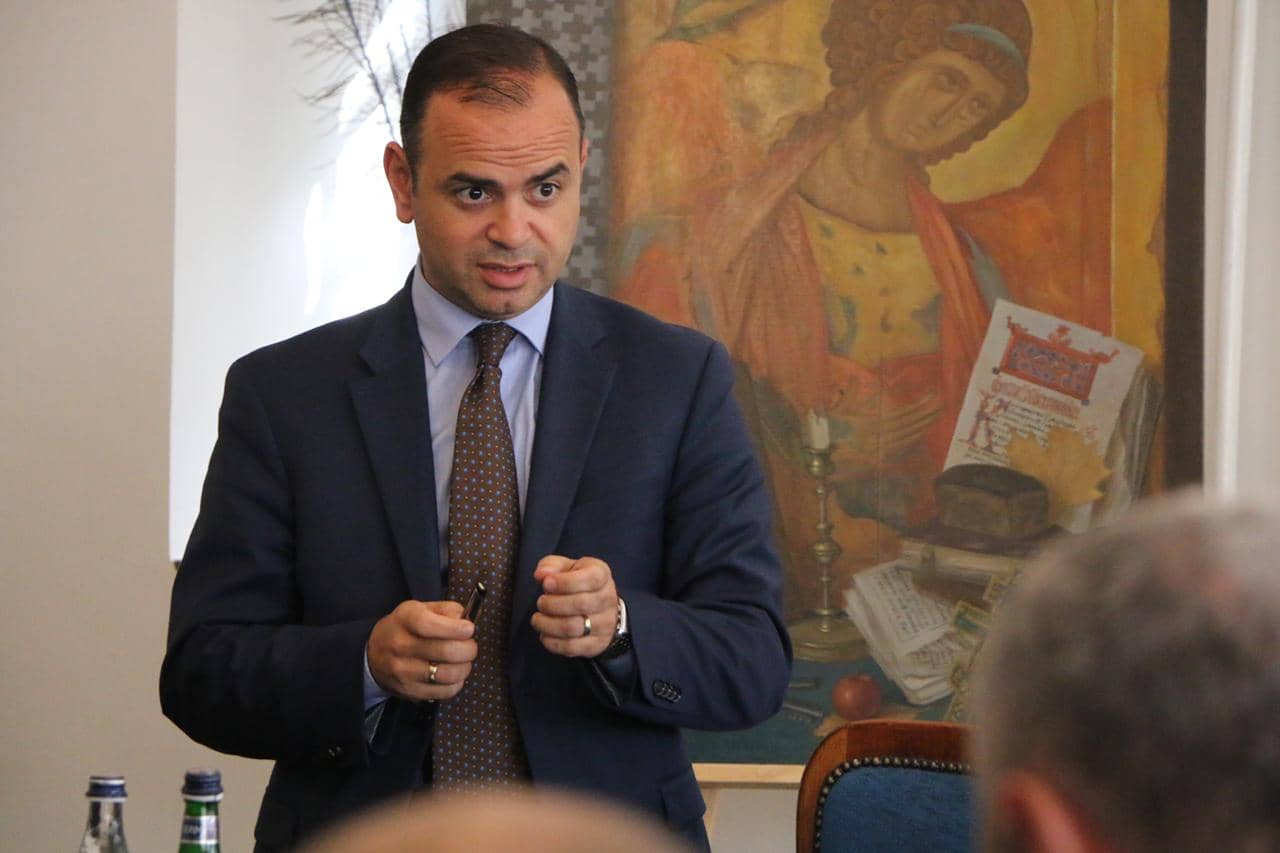 «Աշխարհին ներկայանալիս մեր բրենդը պիտի լինի ժողովրդավար, առաջադեմ տեխնոլոգիաներով զինված Հայաստանը». Զարեհ Սինանյան