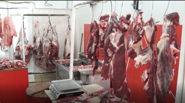 Գյումրիի մսի վաճառակետերում կրկնակի ստուգայց է կատարվել, հայտնաբերվել է առանց փորձաքննության գառան միս