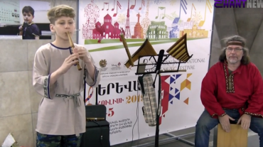 Մետրոպոլիտենում Սահմանադրության օրվա առթիվ ռուս երաժիշտներ են նվագում