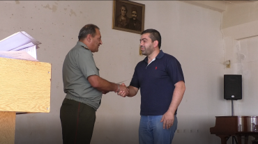 Գյումրիում պարգևատրվել են բանակից զորացրված զինծառայողները