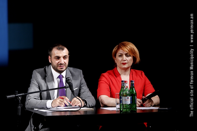 Համազգեստի ընտրությունը դպրոցներում ազատ է, դերձակների մոտ ուղղորդումն՝ անընդունելի. քաղաքապետարան