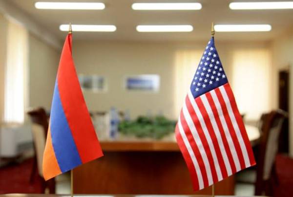 Ինչպես սիրաշահել ԱՄՆ-ին. փակ քննարկում պաշտպանության և ԱԳ նախարարների միջև. «Հրապարակ»