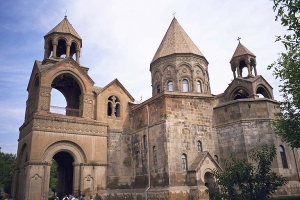 ԱԺ նախկին պատգամավորը դիմել է դատարան՝ Մայր Աթոռից 518 մլն դրամ բռնագանձելու պահանջով․ «Հրապարակ»