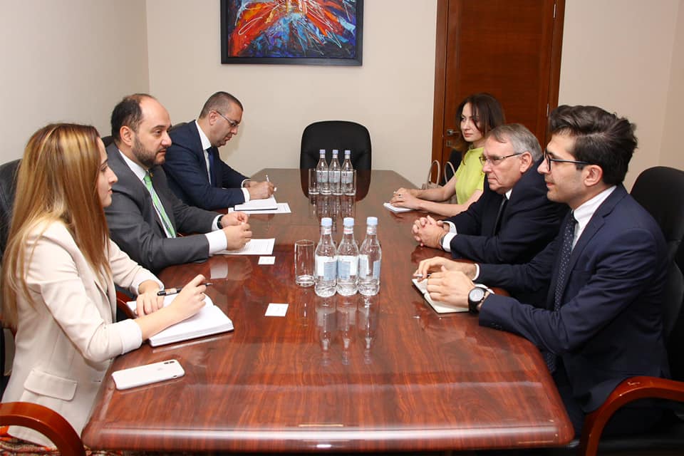 Արայիկ Հարությունյանն ընդունել է Չեխիայի դեսպանին