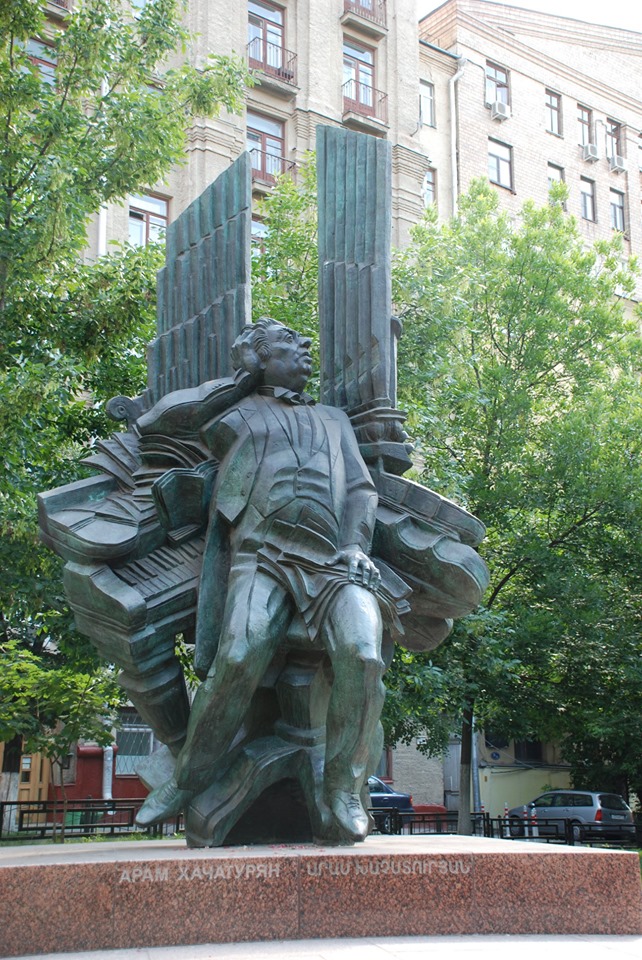 «Մոսկվայի տուն»-ը խորհուրդ է տալիս չշրջանցել Մոսկվայում տեղադրված Արամ Խաչատրյանի արձանը