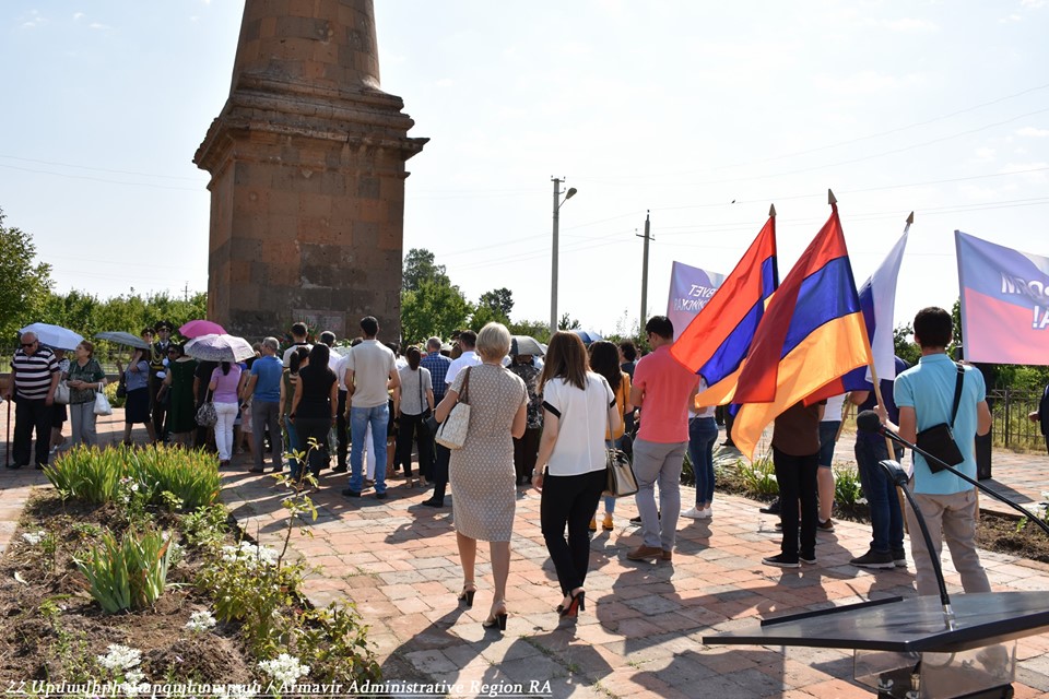 Հարգանքի տուրք Օշականի ճակատամարտում զոհված ռուս զինվորների և հայ կամավորականների հիշատակին