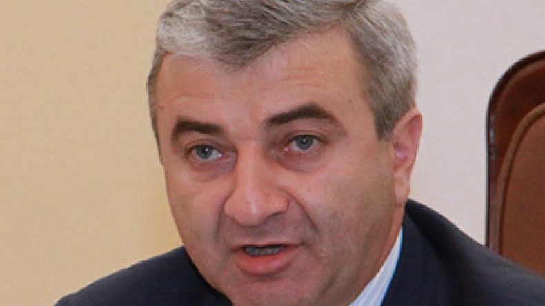 Կարծես մոռանում ես, որ մի քանի կիլոմետր այն կողմ՝ սահմանին, վտանգն ամեն վայրկյան է. Աշոտ Ղուլյան