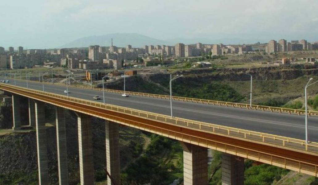 Դավիթաշենի կամրջի վրա անհավասարակշիռ վիճակում գտնվող քաղաքացուն ցուցաբերվել է օգնություն