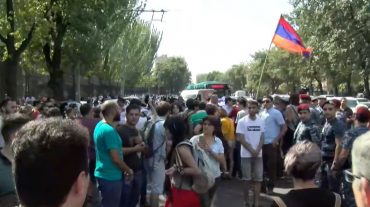 ԱԺ այգու դիմաց իրականացվող ակցիայի մասնակիցներից 5-ին բերման են ենթարկել