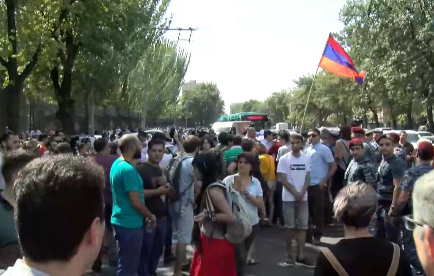 ԱԺ այգու դիմաց իրականացվող ակցիայի մասնակիցներից 5-ին բերման են ենթարկել