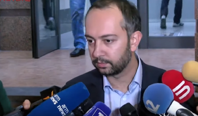 Երկու պաշտոնյաների գործունեությունը վարչապետին չի գոհացրել. աշխատակազմի ղեկավար
