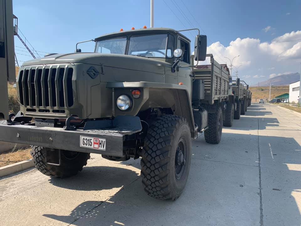 «Օրը լավ լուրերով սկսենք»․ ՊՆ խոսնակը հրապարակել է ռազմական «Ուրալների» լուսանկարներ