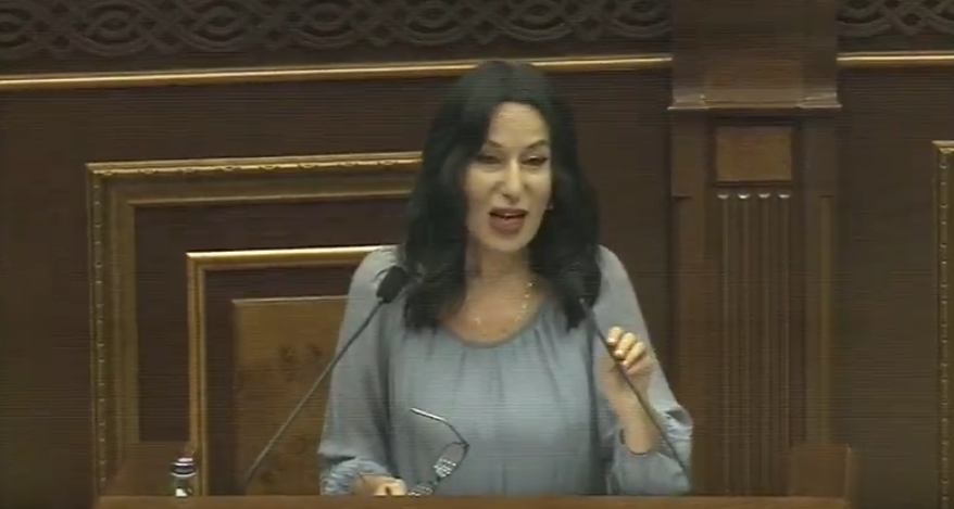 Զոհրաբյանն ԱԺ ամբիոնից դիմեց կենդանիներին