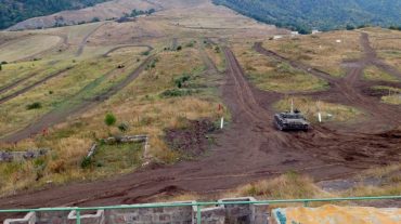 Բանակում անցկացվել են հրամանատարաշտաբային զորավարժություն և սպայական հավաքներ