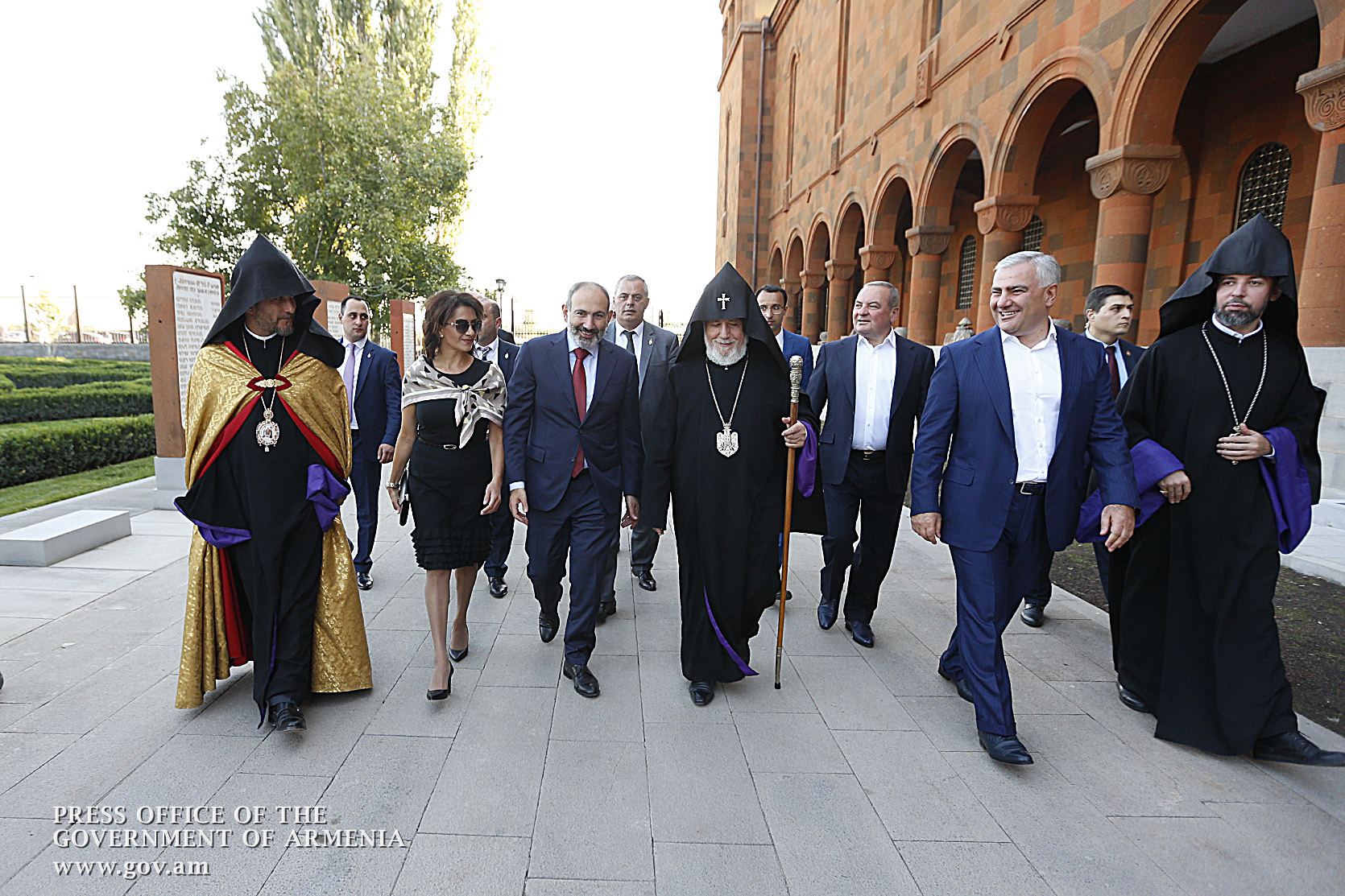 Նիկոլ Փաշինյանը և Աննա Հակոբյանը ներկա են գտնվել Մայր Աթոռ Սուրբ Էջմիածնի հիմնանորոգված Վեհարանի բացմանը