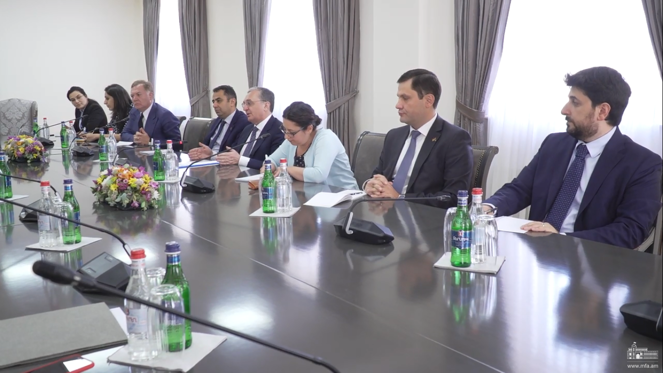 Զոհրաբ Մնացականյանն ընդունել է Ֆրանսիայի ԱԺ պատգամավորներին
