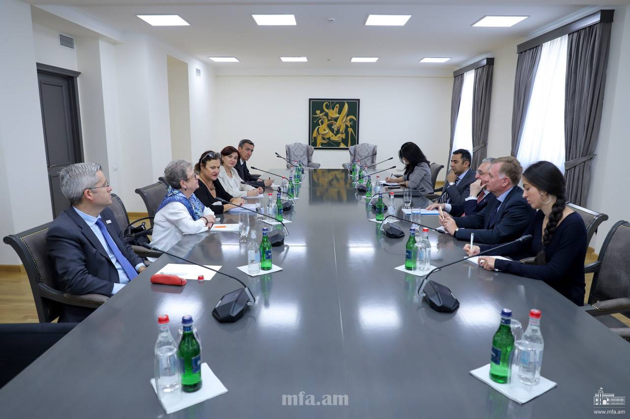 Զոհրաբ Մնացականյանն ընդունել է Եվրահանձնաժողովի ներկայացուցիչ Կատարինա Մատերնովին