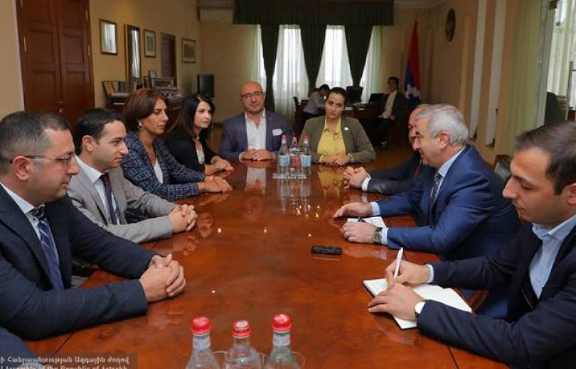 Արցախի ԱԺ նախագահը հյուրընկալել է ՀՀ ԱԺ պատվիրակության անդամներին