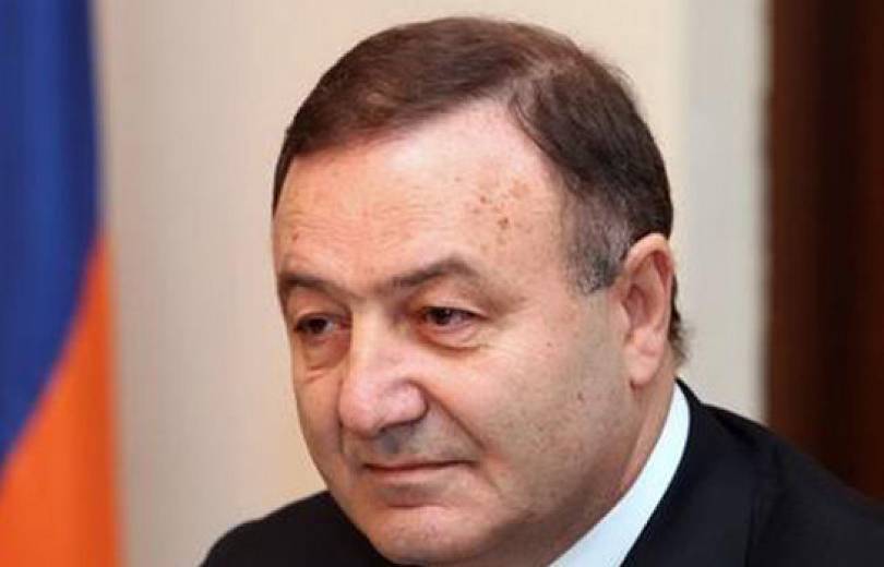 Երևանում թալանել են Արմավիրի նախկին մարզպետի տղայի Volkswagen Tuareg-ը