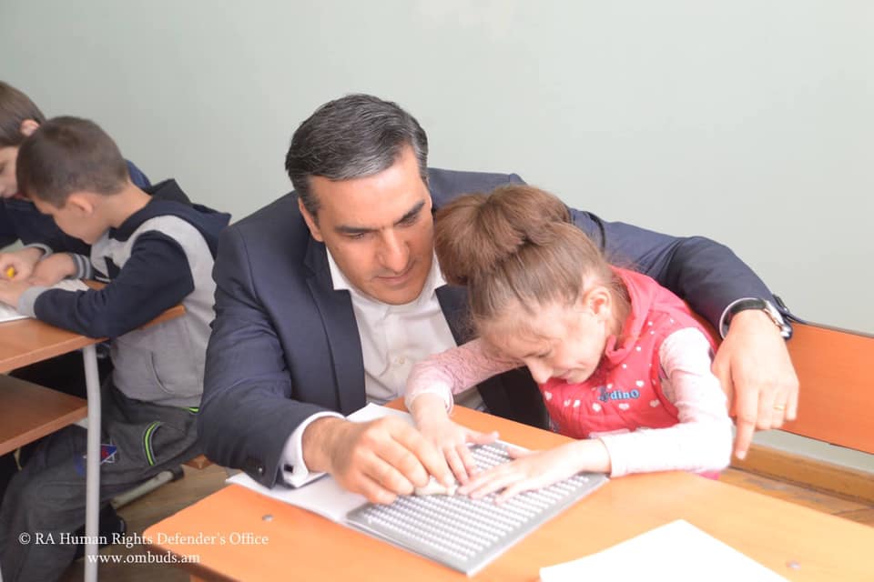 Կրթությունը պետք է լինի իրական ներառական՝ բացառելով որևէ մեկուսացում. Արման Թաթոյանի ուղերձը