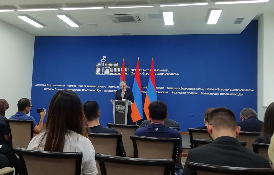 ԱԳ նախարարը` Երևանի ու Ստեփանակերտի միջև տարաձայնությունների մասին
