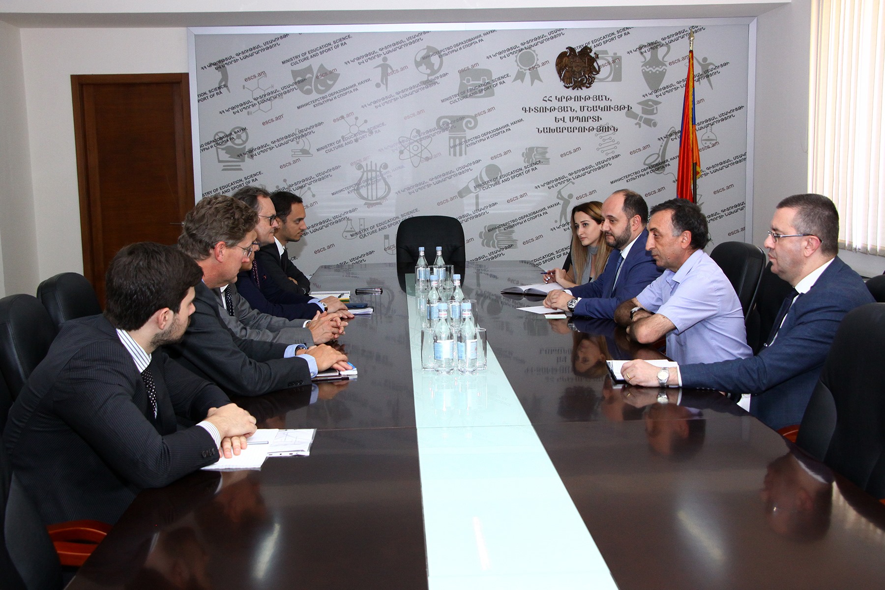 Արայիկ Հարությունյանն ընդունել է ֆրանսիական THALES Group ընկերության պատվիրակությանը