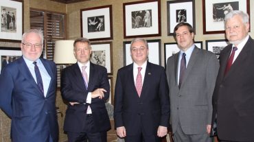Զոհրաբ Մնացականյանը Նյու Յորքում հանդիպում է ունենում ԵԱՀԿ Մինսկի խմբի համանախագահների և ԵԱՀԿ գործող նախագահի անձնական ներկայացուցիչ Անջեյ Կասպրչիկի հետ