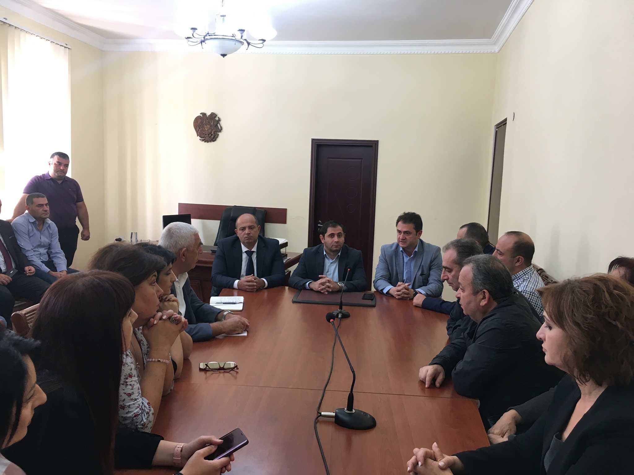 Սուրեն Պապիկյանը ներկայացրել է Իջևանի համայնքի ղեկավարի պաշտոնակատարին