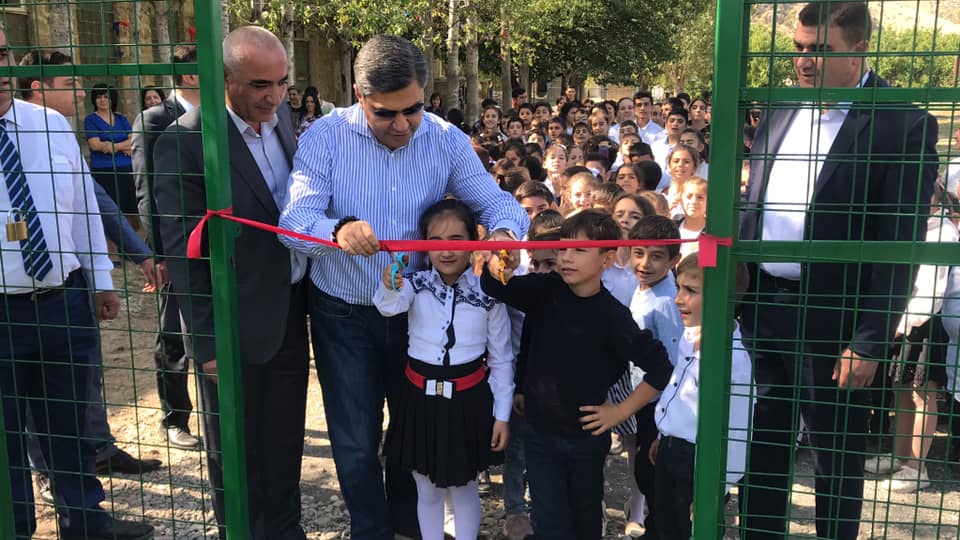 Արթուր Վանեցյանը Վայոց Ձորի մարզում ֆուտբոլի դաշտեր է բացել