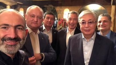 Խմել ենք նաև մեր սելֆի չսիրող և բացակա գործընկերների կենացը․ Փաշինյան