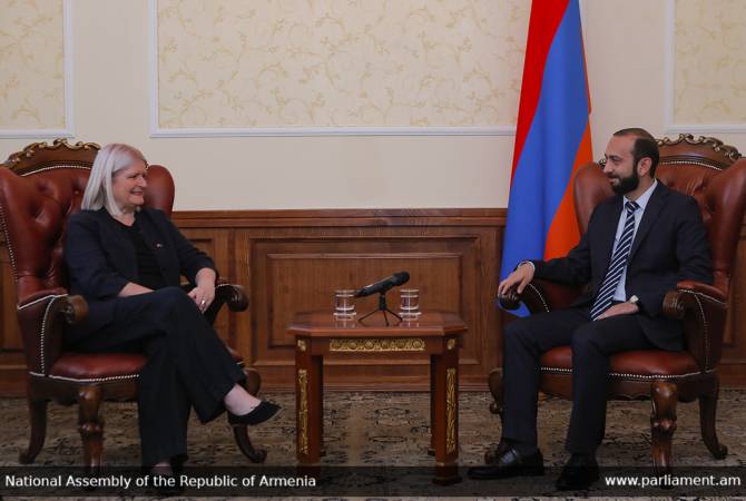 Արարատ Միրզոյանը հրաժեշտի հանդիպում է ունեցել Ջուդիթ Ֆարնուորթի հետ