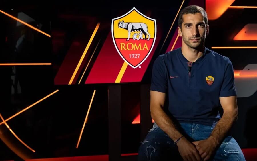 Ով է Հենրիխ Մխիթարյանի գրկին