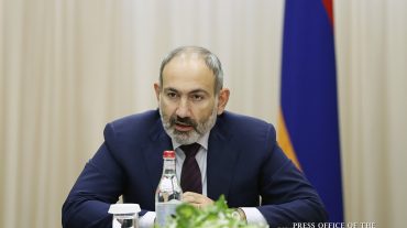 Վարչապետ Փաշինյանը հանդիպում է ունեցել Արկադի Ղուկասյանի և Բակո Սահակյանի հետ