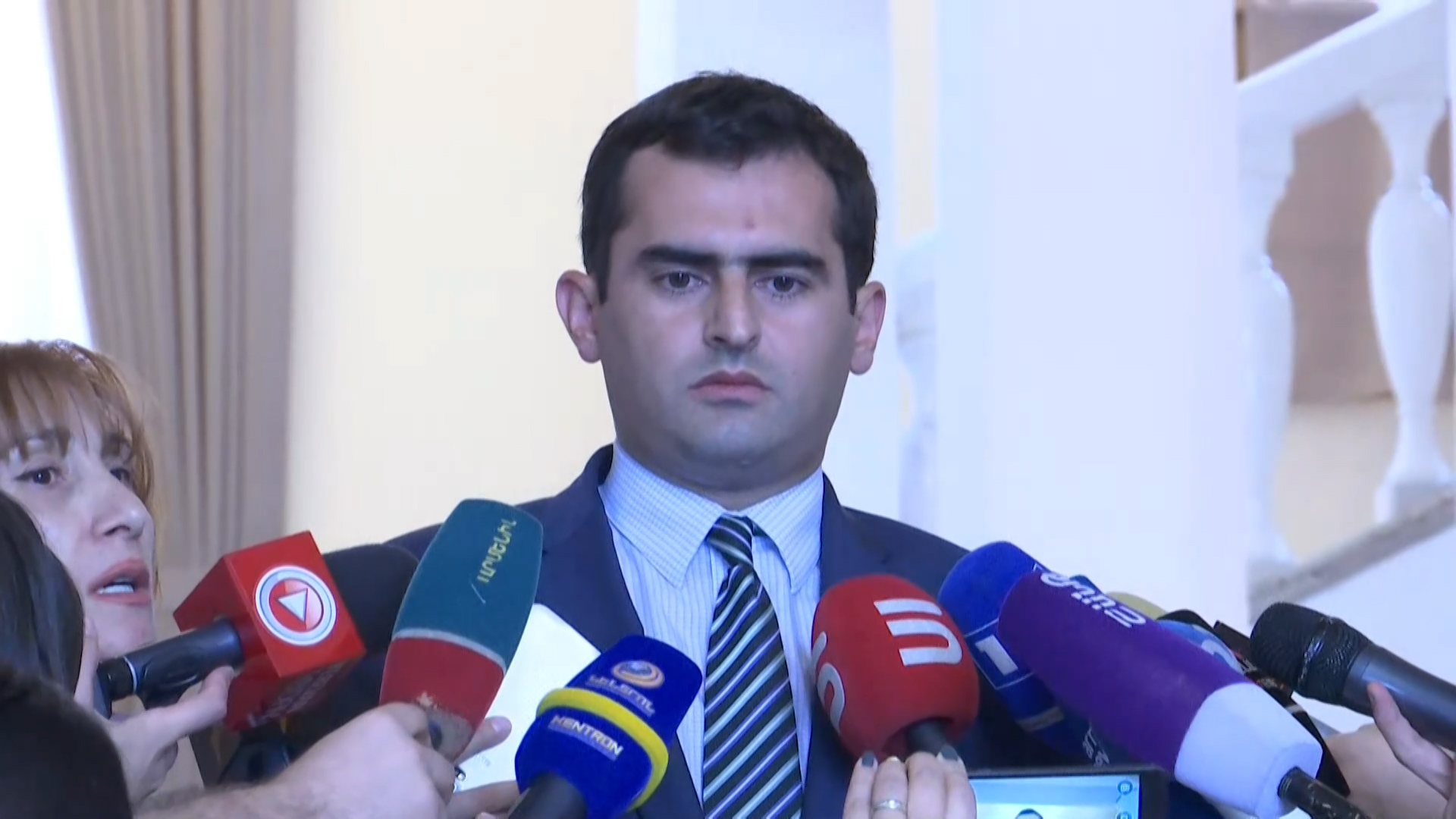 Մարդը մի տեղ լավ է աշխատում, մյուս տեղում այդքան էլ լավ չի աշխատում. Արշակյանը` Օսիպյանի հրաժարականի մասին