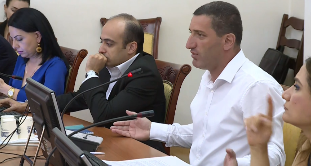 «Պետական հիմնարկները վեր են ածում սեփական բոստանի». Գևորգ Պետրոսյանը նախաձեռնել է օրենսդրական փոփոխություն