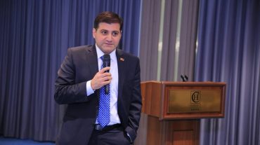 Արման Բաբաջանյանը լքում է «Լուսավոր Հայաստան» խմբակցությունը