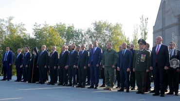 ՀՀ բարձրագույն ղեկավարությունն այսօր «Եռաբլուր» զիվորական պանթեոնում էր