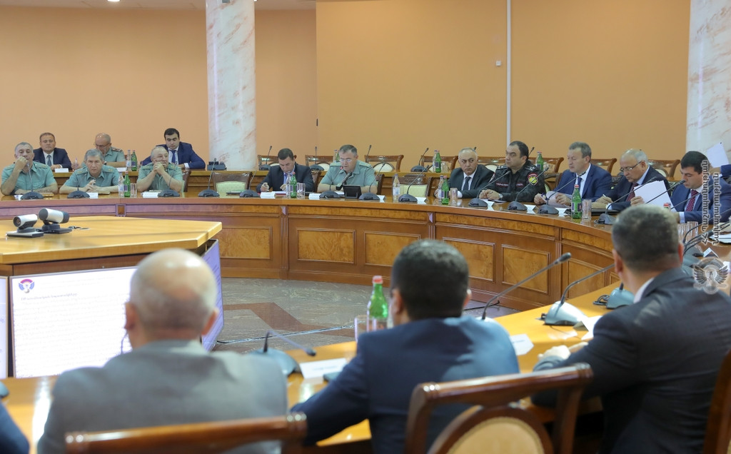 Արտակ Դավթյանն աշխատանքային խորհրդակցություն է հրավիրել