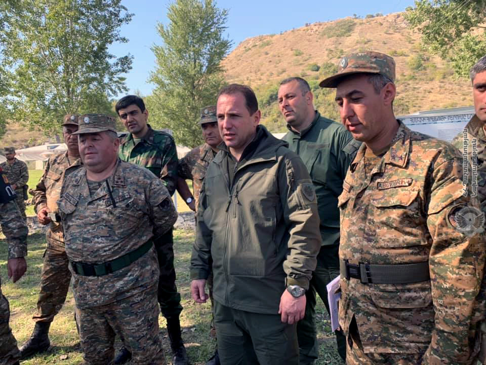 Պաշտպանության նախարարն այցելել է 1-ին զորամիավորման զորամասեր