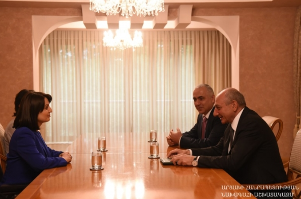 Բակո Սահակյանն ընդունել է աշխատանքի և սոցիալական հարցերի նախարար Զարուհի Բաթոյանին