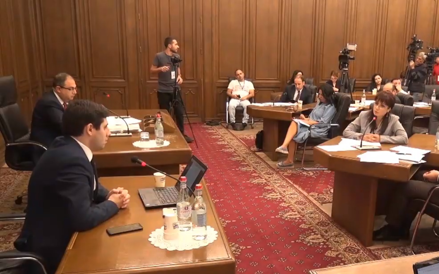 Խորհրդարանը քննարկում է Հրայր Թովմասյանի լիազորությունների դադարեցման համար ՍԴ դիմելու նախագիծը