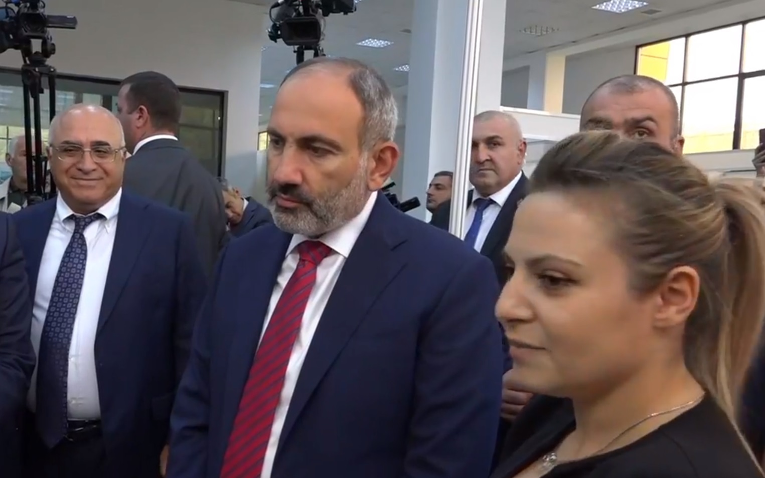 Փաշինյանը շրջում է EXPO2019 ցուցահանդեսի տաղավարներով
